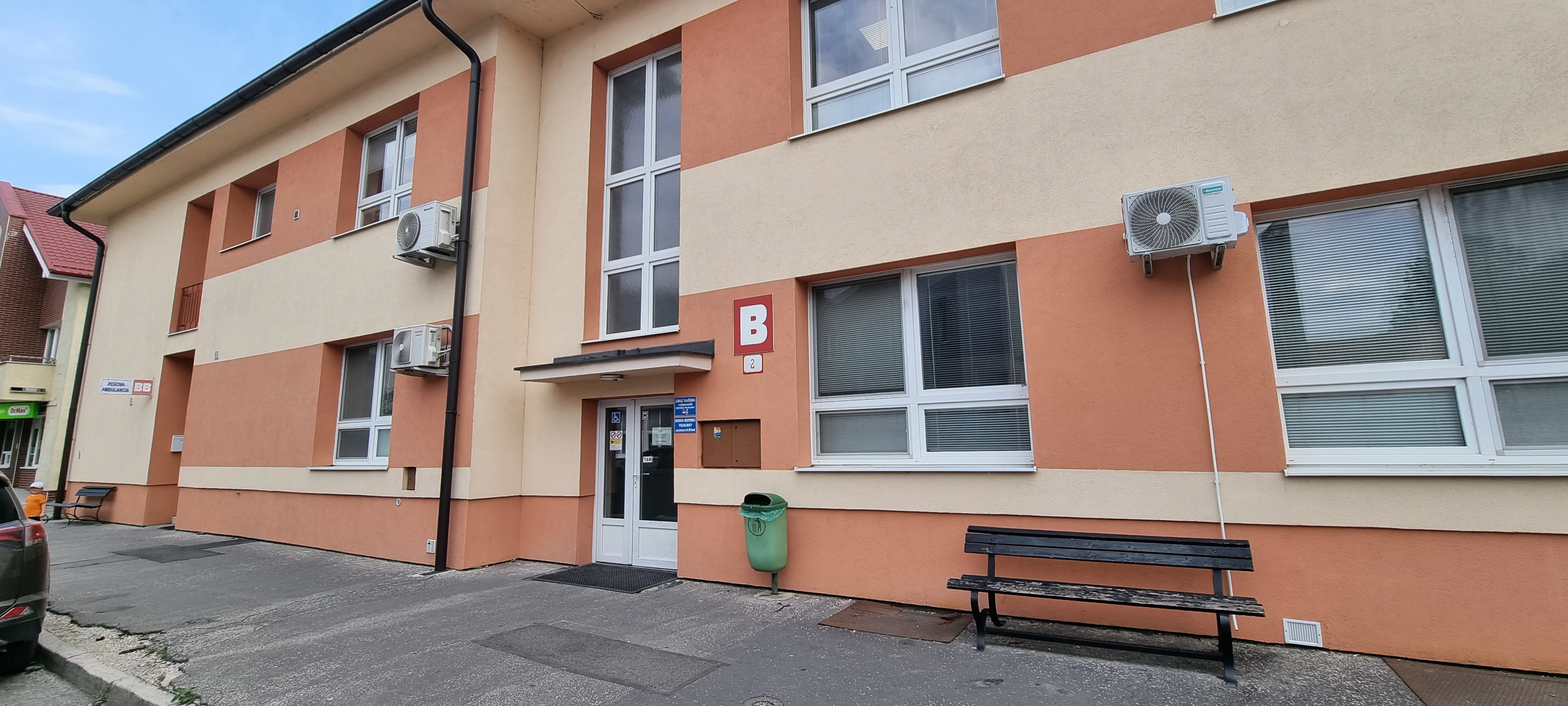 Exteriér polikliniky